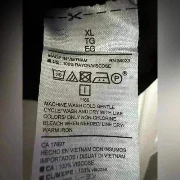 Old Navy Cold Shoulder Black Top (248) - Picture 7 of 10